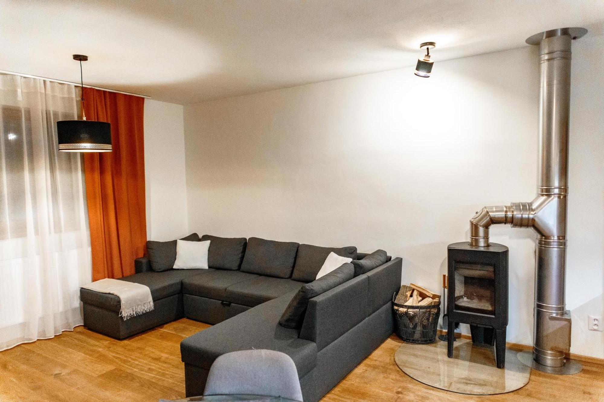 Apartman Myto Mýto pod Ďumbierom Exteriör bild