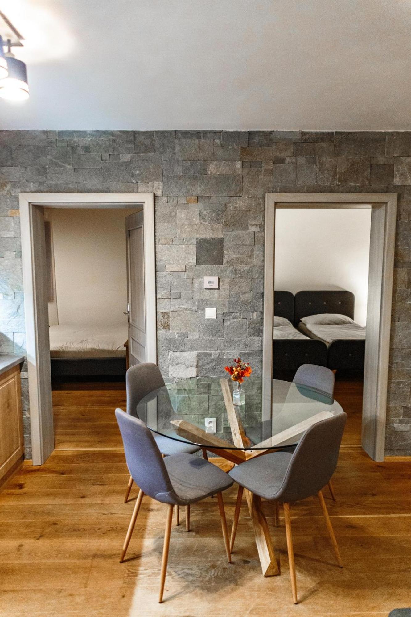 Apartman Myto Mýto pod Ďumbierom Exteriör bild